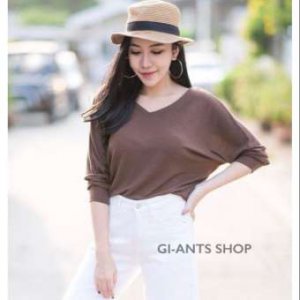Fashion by meme Gi-ants: คอวี แขนค้างคาว ขายดีมากก ผ้าเบา ทรงเก๋ร ใส่ชิลล์เชียวแหล่ะ แมตท์ง่าย ไม่out! นะขอบอก