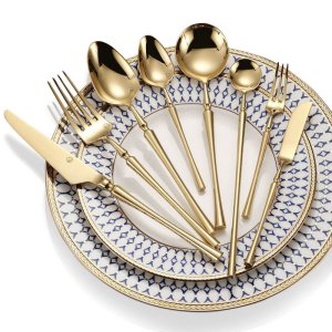 หรูหรารอยัลโกลด์ชุดอาหารเย็น 4 ชิ้น/เซ็ตสแตนเลสบนโต๊ะอาหารชุด flatware ชุดเครื่องล้างจานปลอดภัยชุดช้อนส้อม